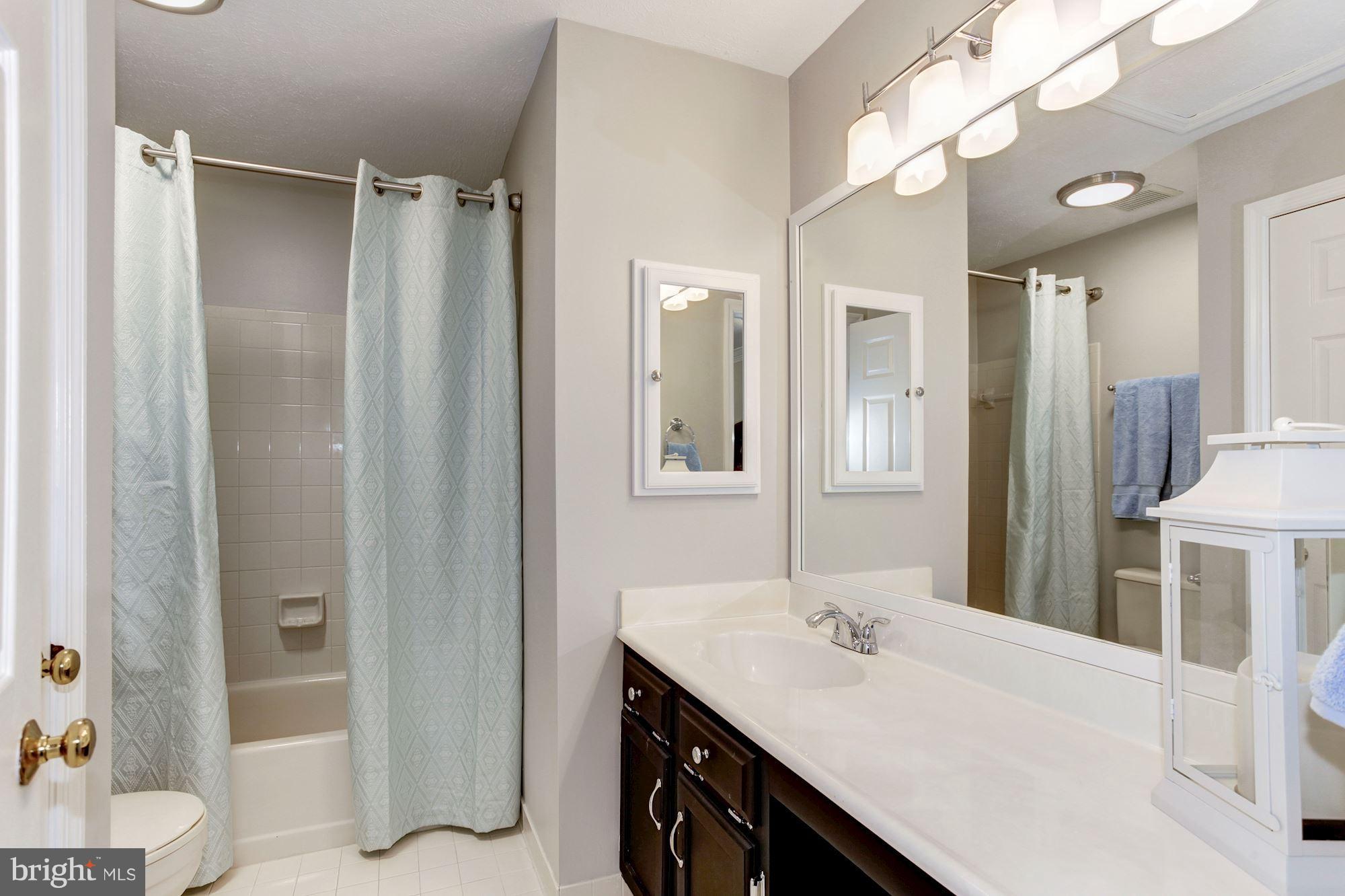 1507 Stuart Road Reston, VA 20194 - Photo 22 of 30 Upper level Hall Bath