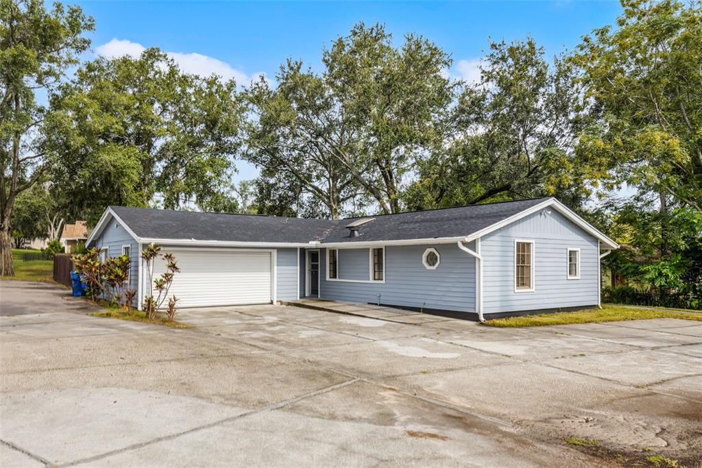 697 East Anderson Road Groveland, FL 34736 - Photo 1 of 33 Gallery Image 1