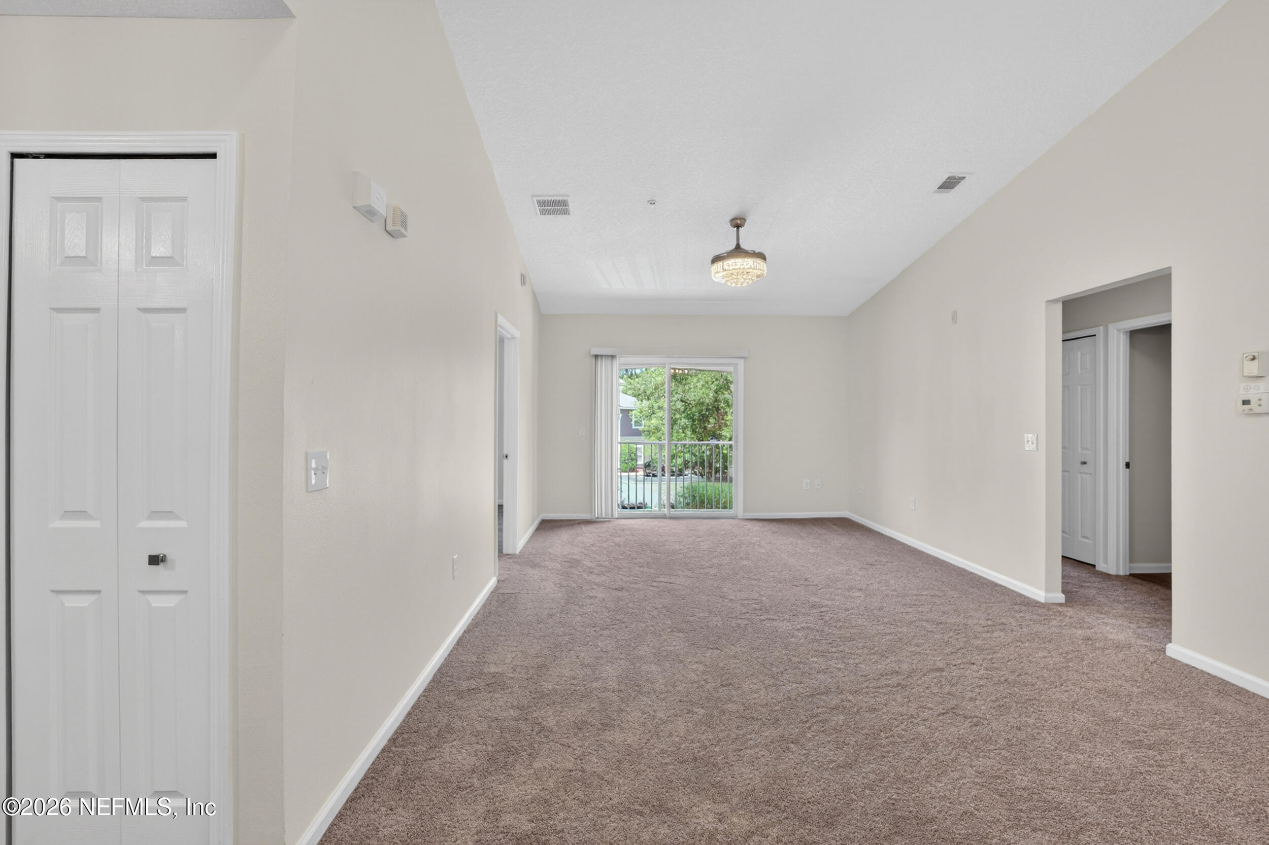 7920 Merrill Road, Unit 615 Jacksonville, FL 32277 - Photo 5 of 26 Living Area