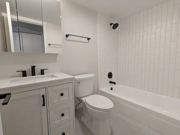 $1,400 | 1 Renaissance Place, Unit 408, Palatine, IL 60067