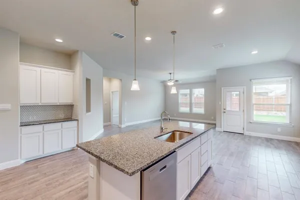 $2,695 | 3017 Hampton Path, Argyle, TX 76226