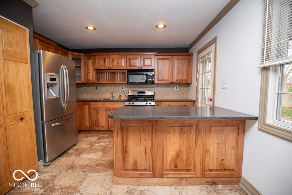 3015 Lucas Way Columbus, IN 47203 - Photo 15 of 54