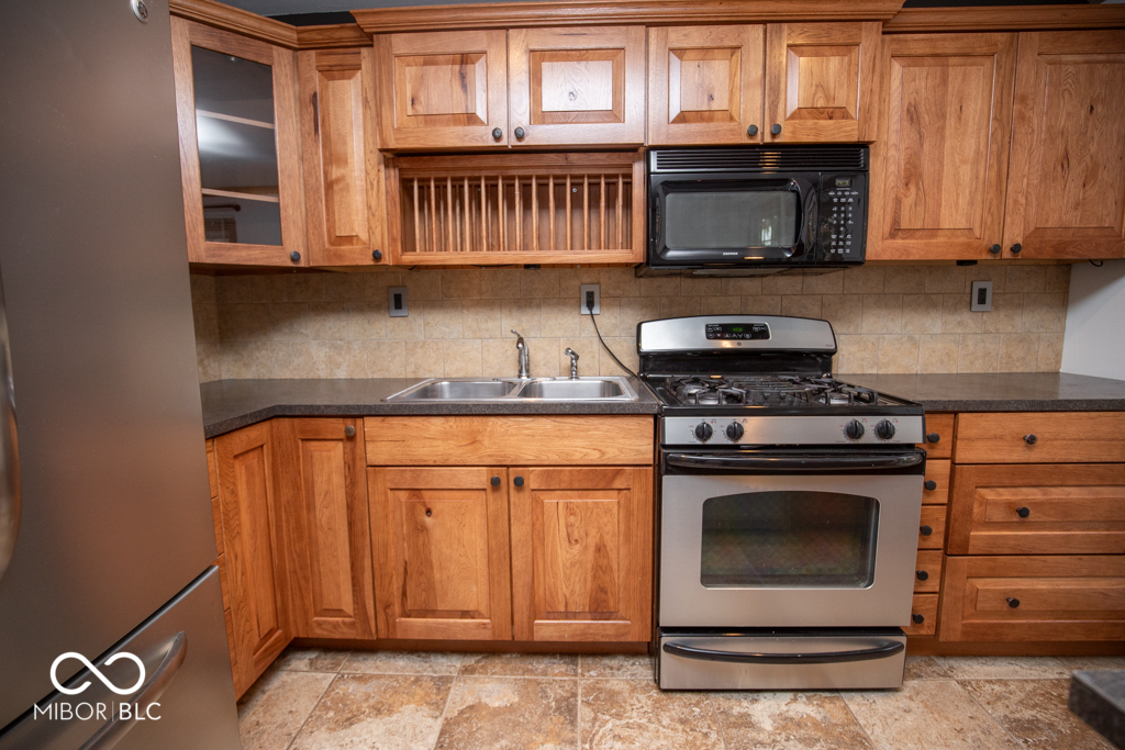 3015 Lucas Way Columbus, IN 47203 - Photo 20 of 54