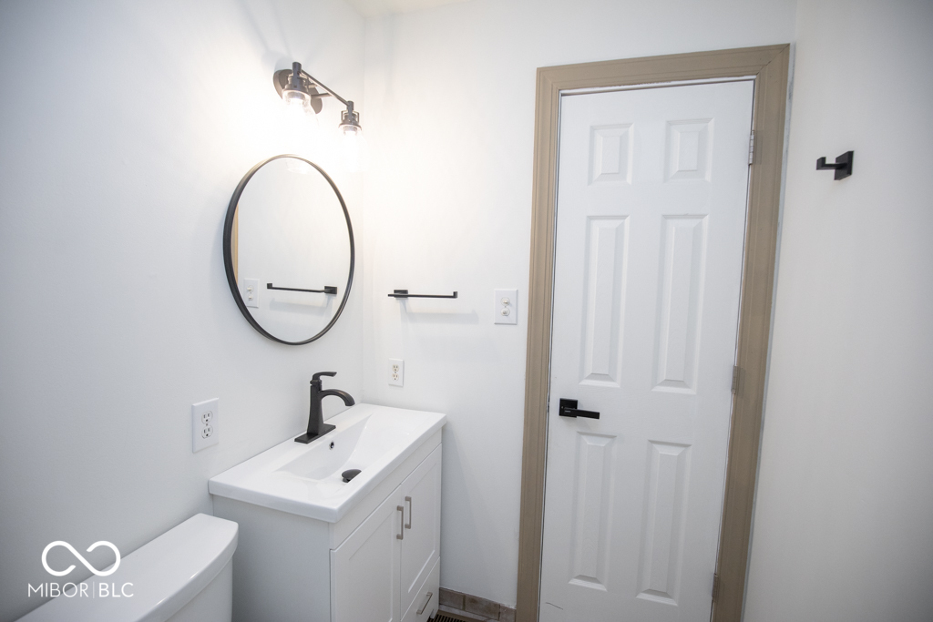 3015 Lucas Way Columbus, IN 47203 - Photo 41 of 54