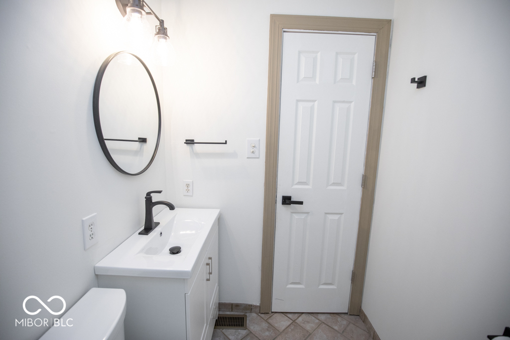 3015 Lucas Way Columbus, IN 47203 - Photo 42 of 54