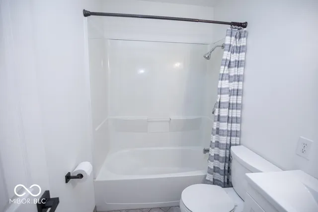 $229,000 | 3015 Lucas Way, Columbus, IN 47203