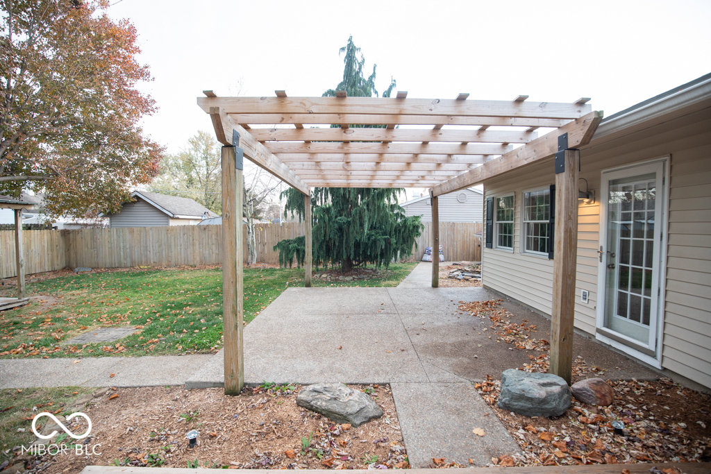 3015 Lucas Way Columbus, IN 47203 - Photo 46 of 54