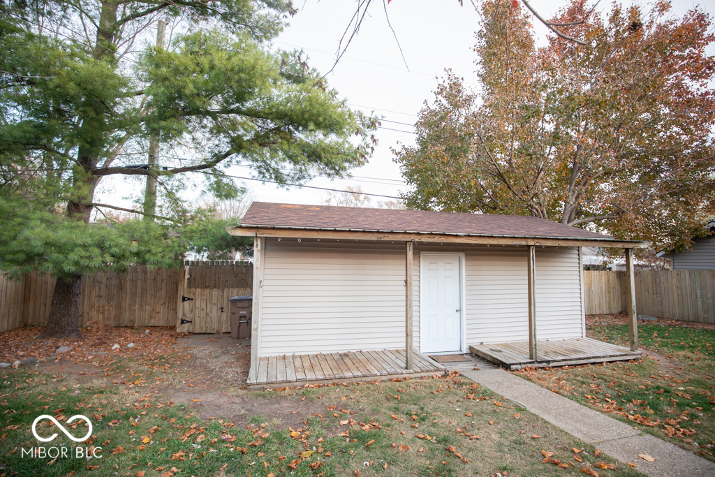 3015 Lucas Way Columbus, IN 47203 - Photo 47 of 54