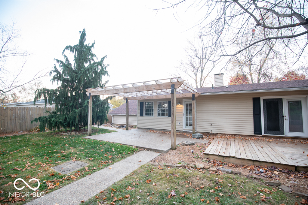 3015 Lucas Way Columbus, IN 47203 - Photo 48 of 54