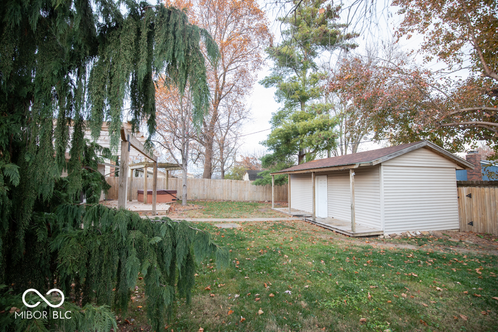 3015 Lucas Way Columbus, IN 47203 - Photo 51 of 54