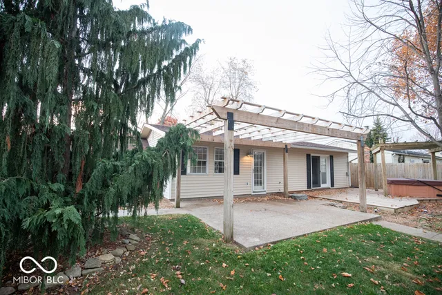 $229,000 | 3015 Lucas Way, Columbus, IN 47203