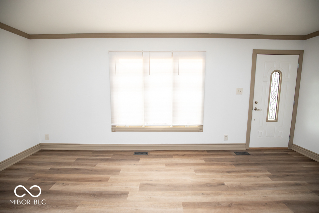 3015 Lucas Way Columbus, IN 47203 - Photo 8 of 54