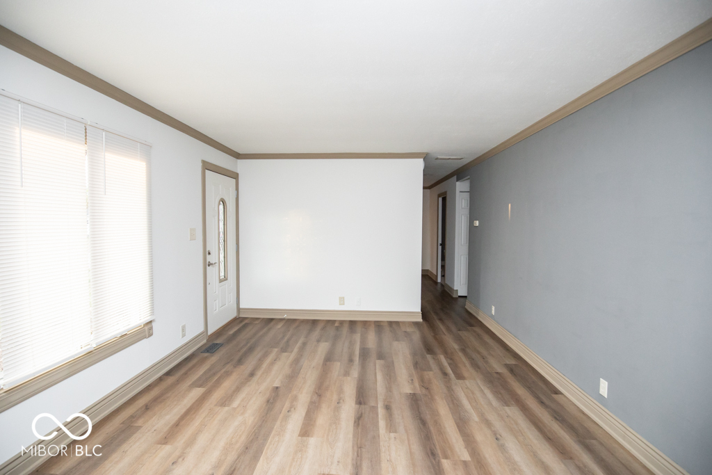 3015 Lucas Way Columbus, IN 47203 - Photo 10 of 54