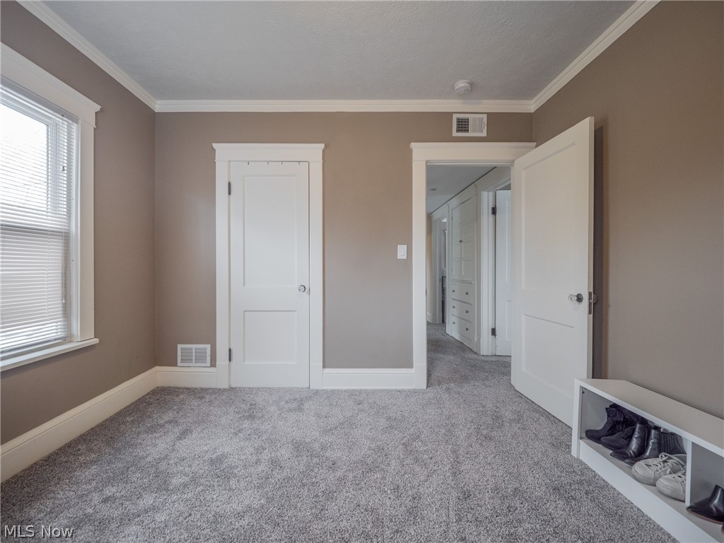 2879 Coleridge Road Cleveland, OH 44118 - Photo 18 of 35