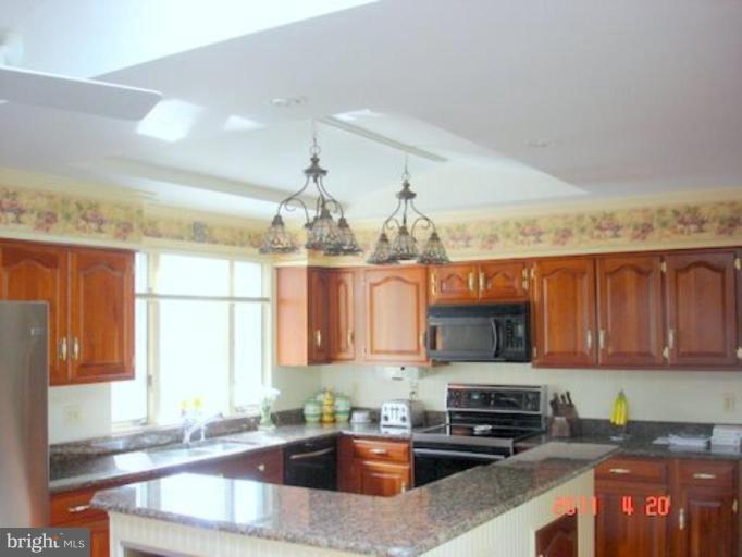 7 Rises Court Lutherville-Timonium, MD 21093 - Photo 6 of 29 Kitchen #2