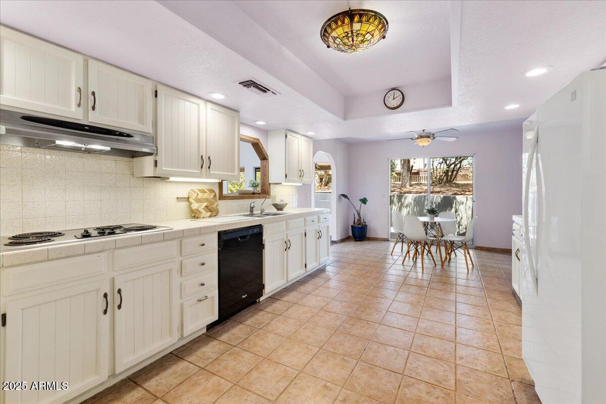 90 Doodlebug Road Sedona, AZ 86336 - Photo 13 of 50 13-Kitchen