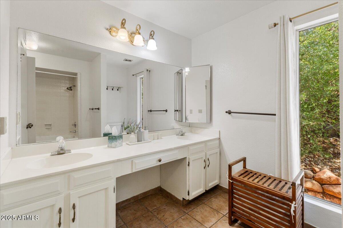 90 Doodlebug Road Sedona, AZ 86336 - Photo 28 of 50 28-Secondary Bathroom