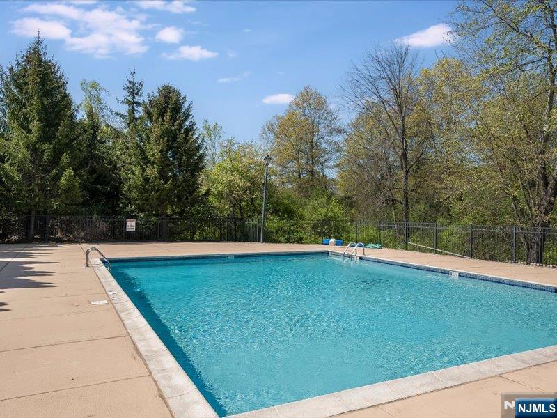 17 Pacio Court, Unit 2017 Roseland, NJ 07068 - Photo 35 of 38