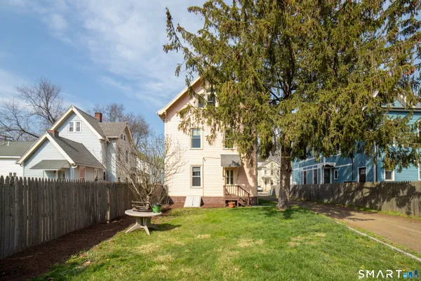 $2,450 | 118 Lawrence Street, Unit 2, New Haven, CT 06511