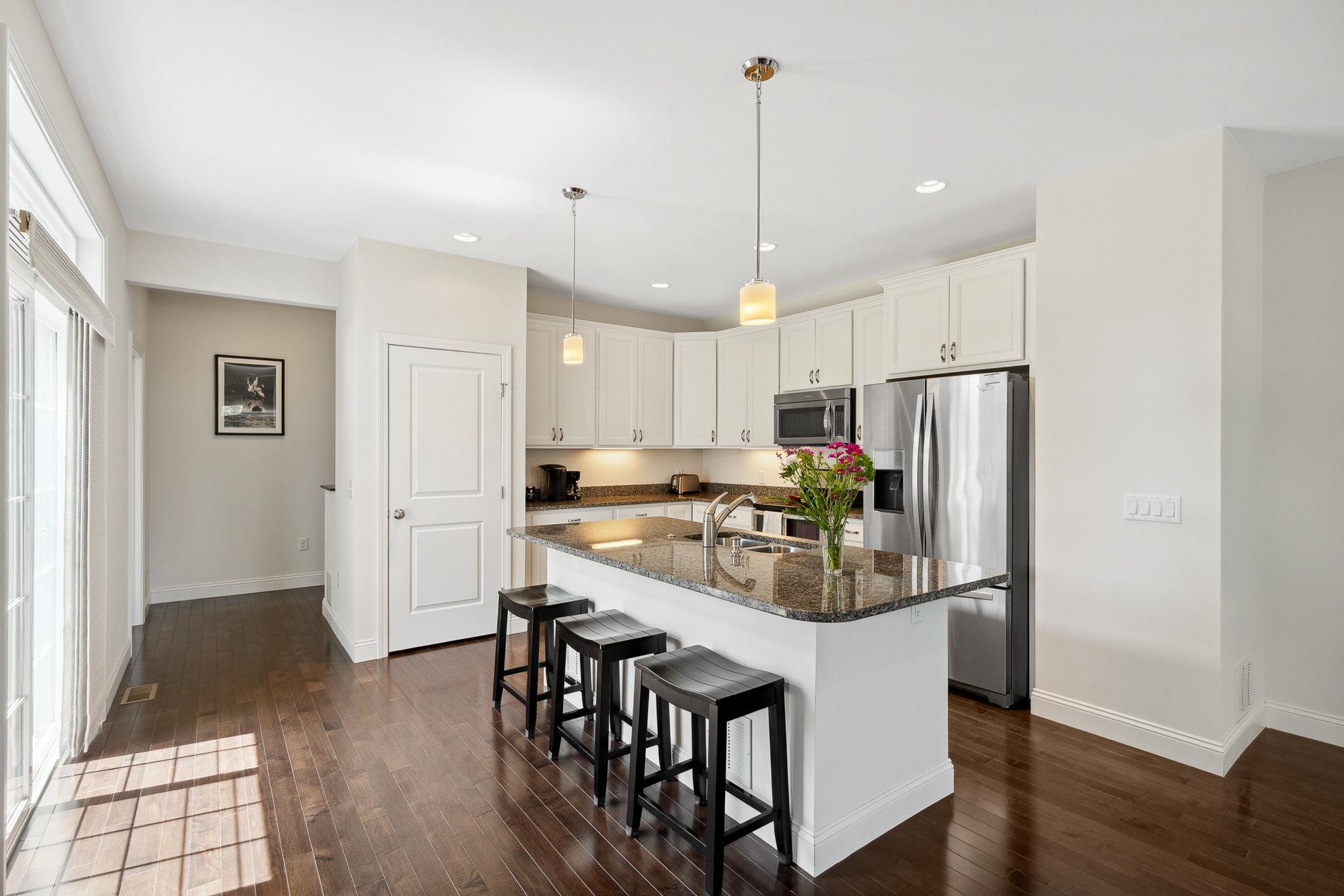 394 Zephyr Road Williston, VT 05495 - Photo 11 of 52