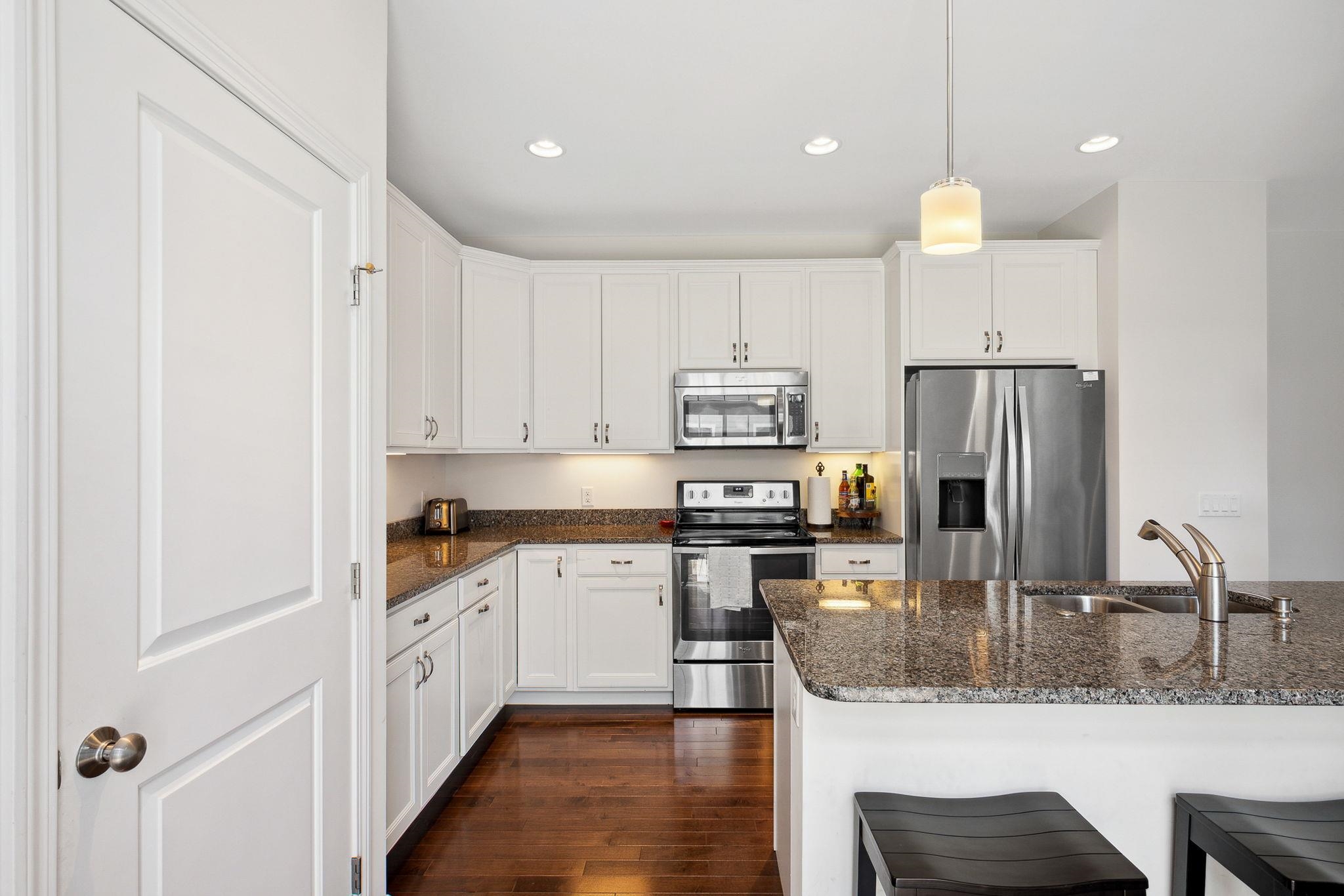 394 Zephyr Road Williston, VT 05495 - Photo 12 of 52