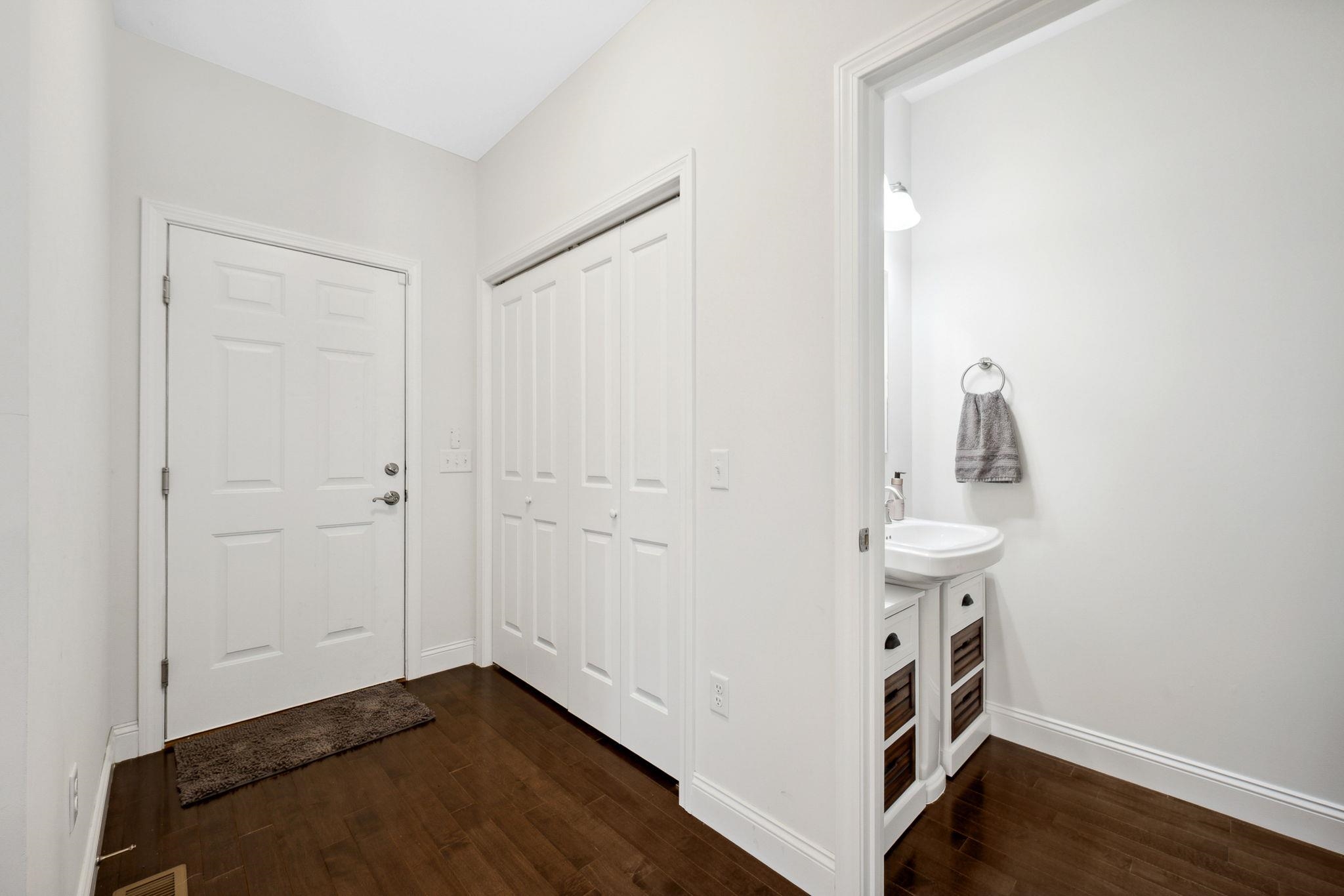 394 Zephyr Road Williston, VT 05495 - Photo 17 of 52