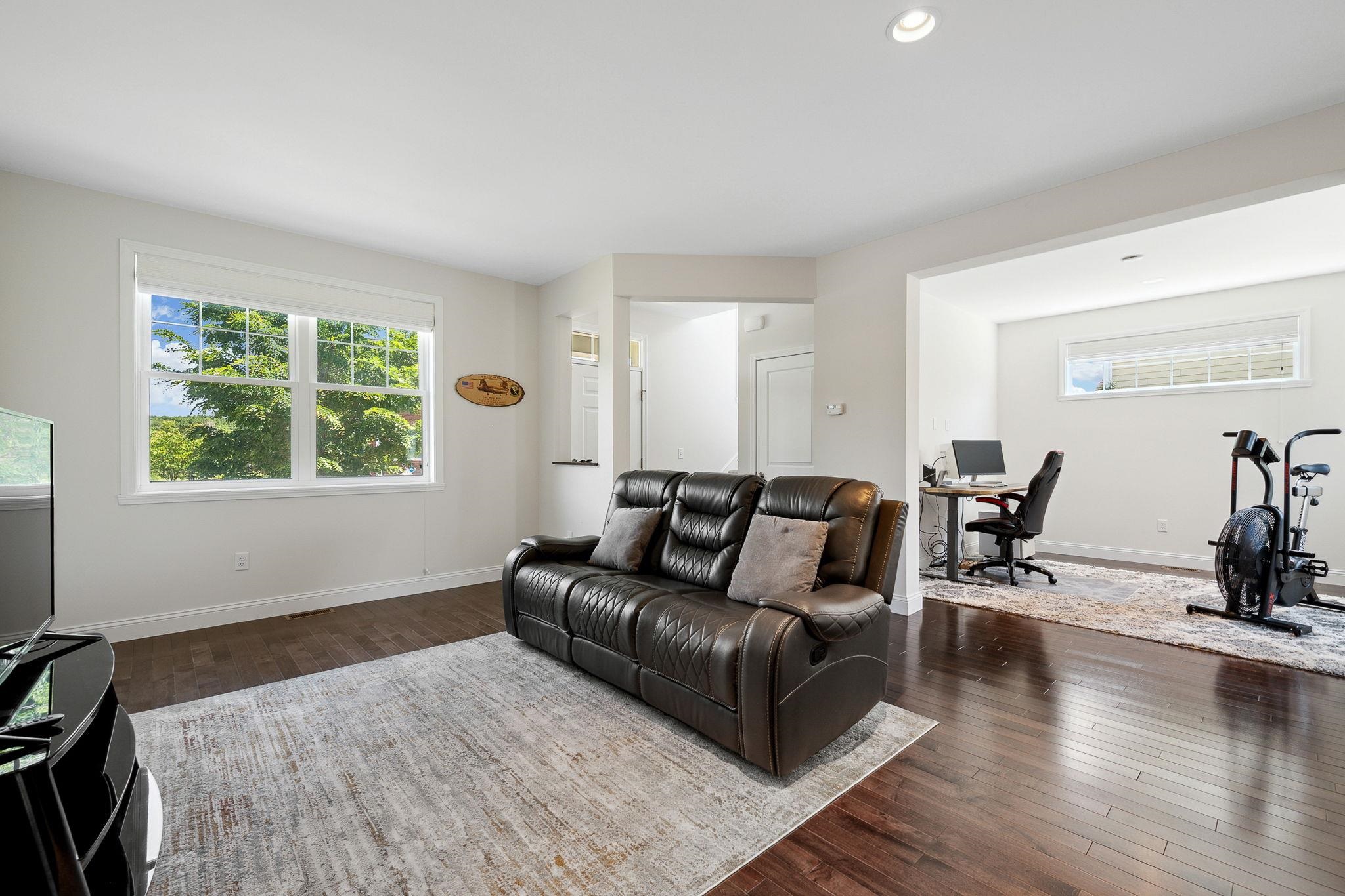 394 Zephyr Road Williston, VT 05495 - Photo 6 of 52