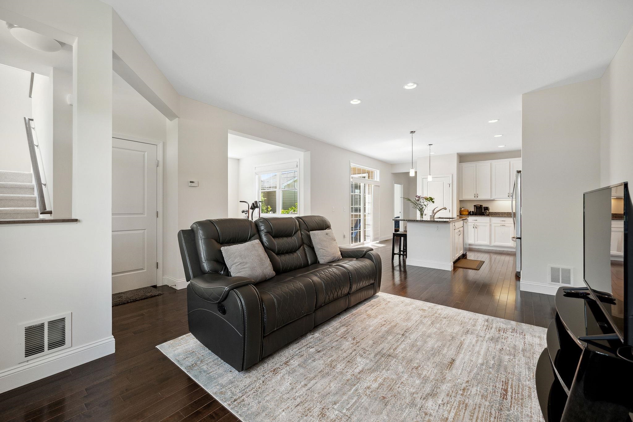 394 Zephyr Road Williston, VT 05495 - Photo 7 of 52