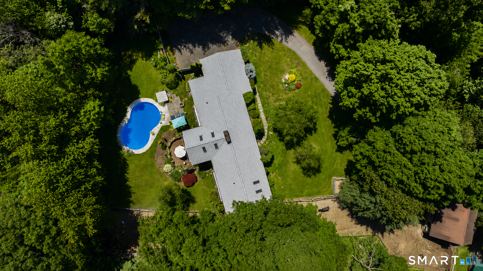 19 Hi Barlow Road Newtown, CT 06470 - Photo 2 of 40