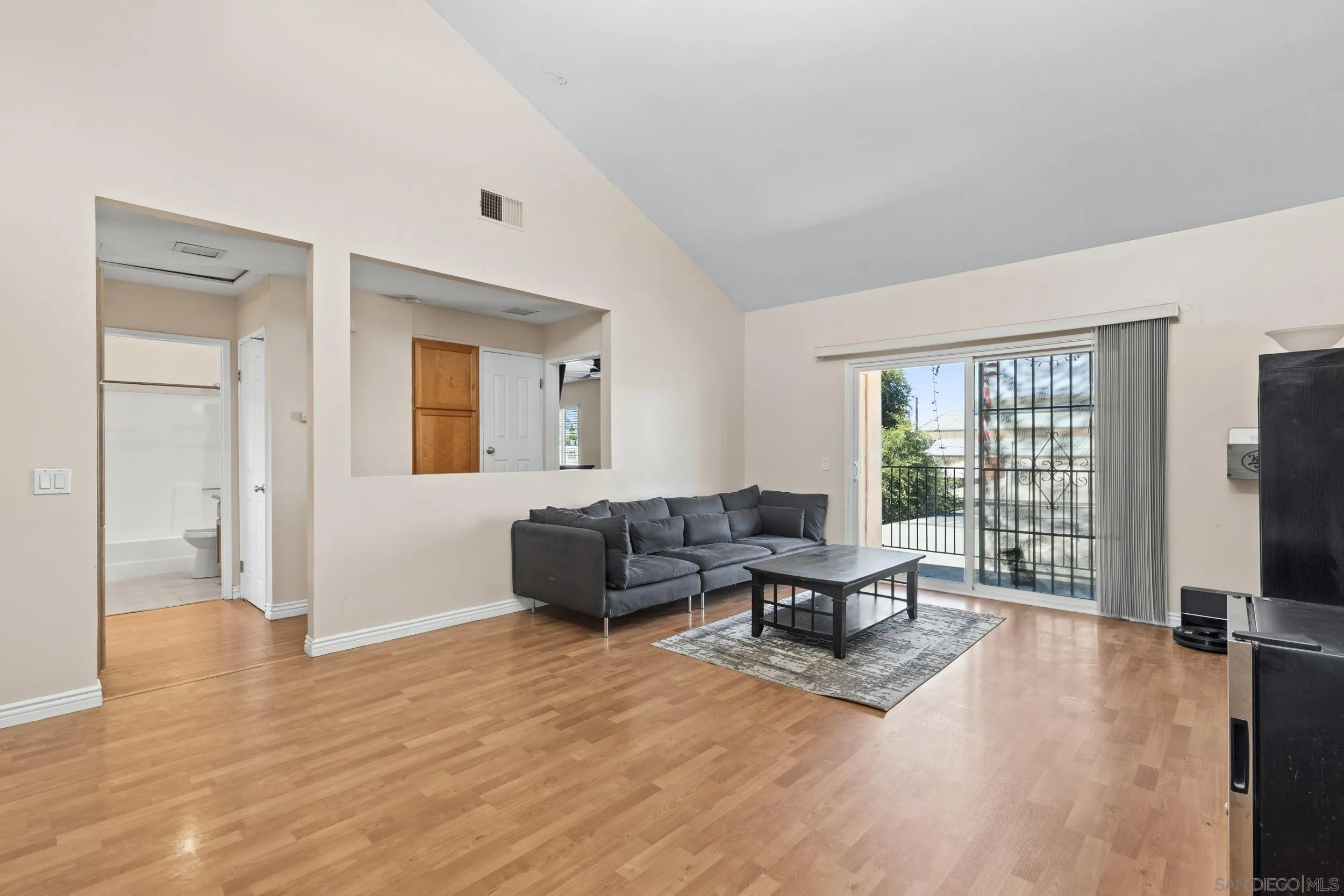 300 Roanoke Road, Unit 13 El Cajon, CA 92020 - Photo 4 of 21