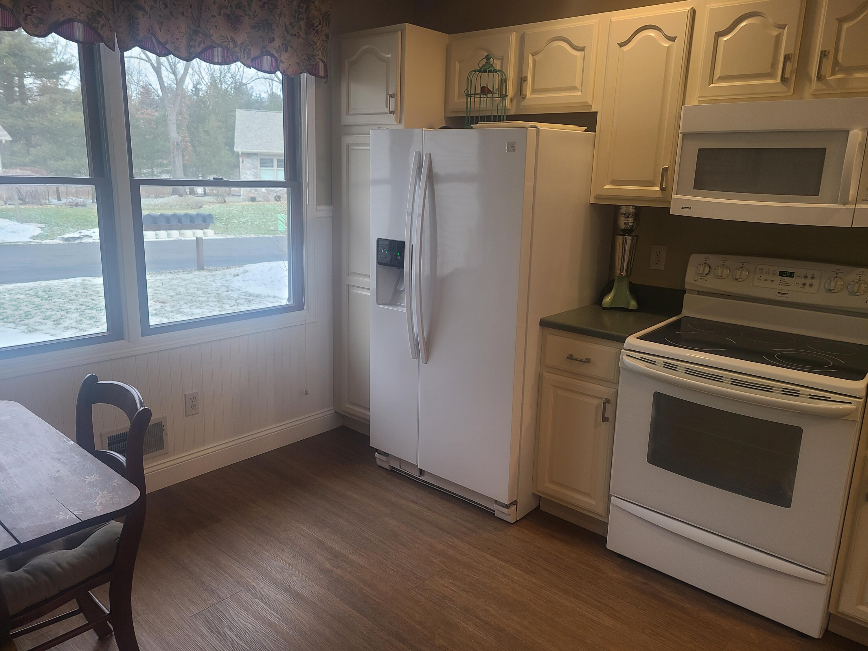5790 Wood Valley Road Kalamazoo, MI 49009 - Photo 5 of 32 20220223_152754