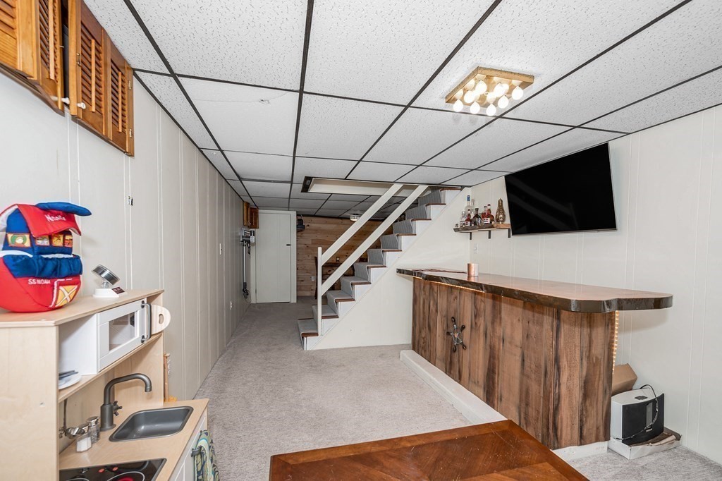 19 Curtis Road Saugus, MA 01906 - Photo 22 of 36 a view of entryway and hall