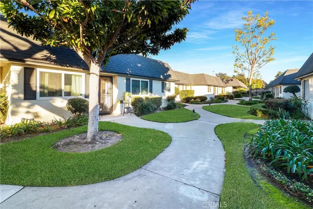 $650,000 | 1318 Victoria Drive, Unit B, Fullerton, CA 92831