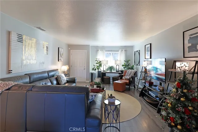 $650,000 | 1318 Victoria Drive, Unit B, Fullerton, CA 92831