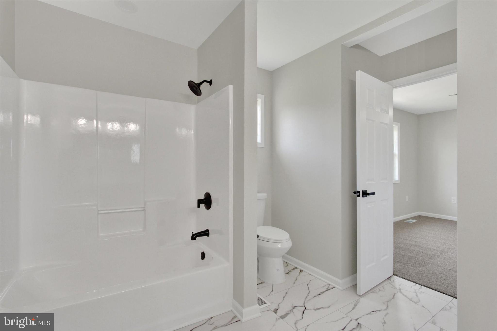 7 Beverly Court Carlisle, PA 17015 - Photo 55 of 82 Bedrooms 4 & 5 Jack & Jill Bathroom