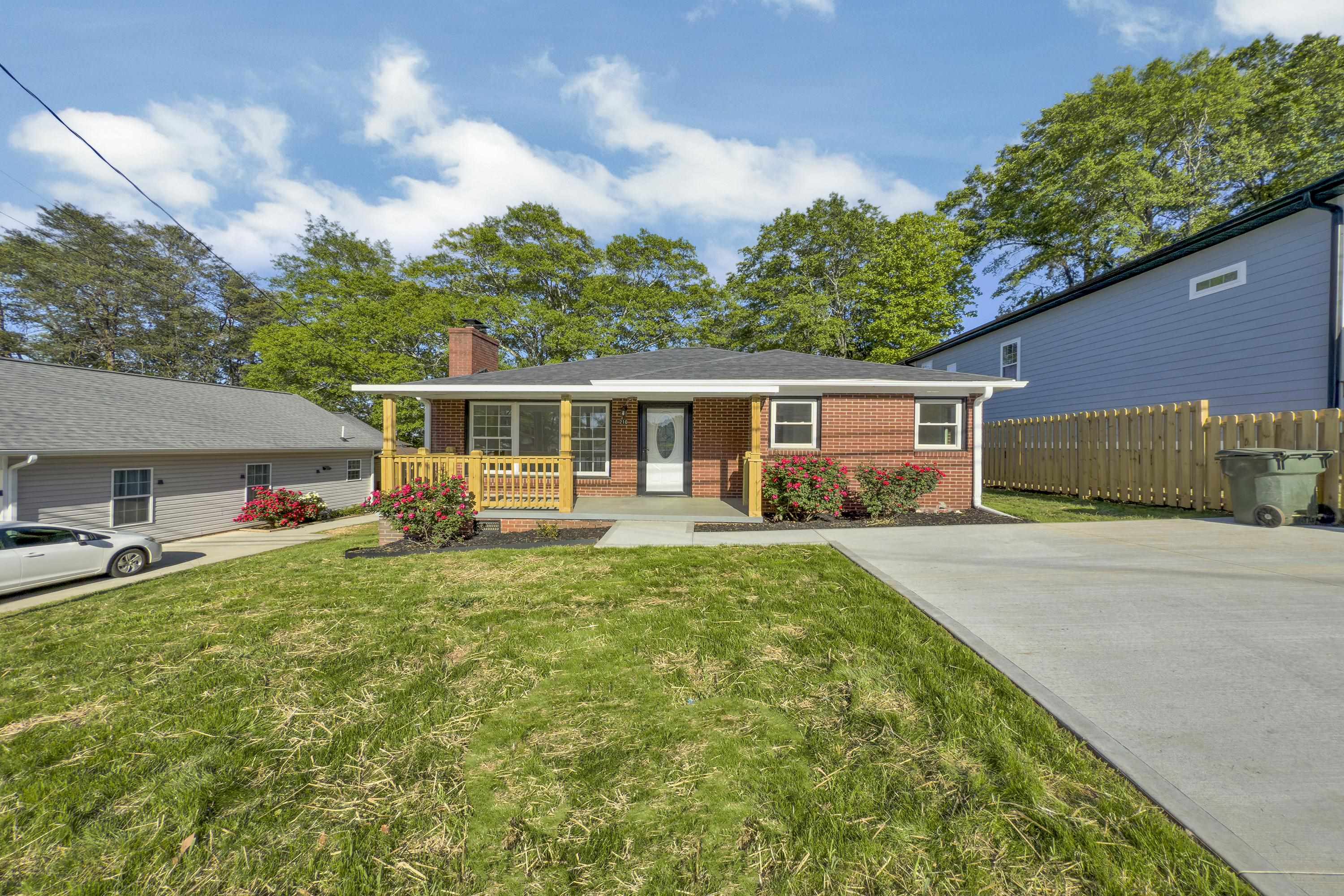 210 Forest Street Greer, SC 29650 - Photo 2 of 24