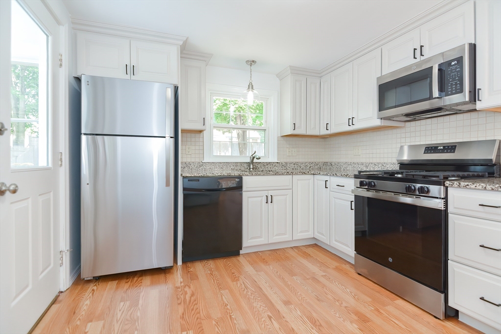 55 Cameron Road Norwood, MA 02062 - Photo 7 of 28 Gallery Image 7