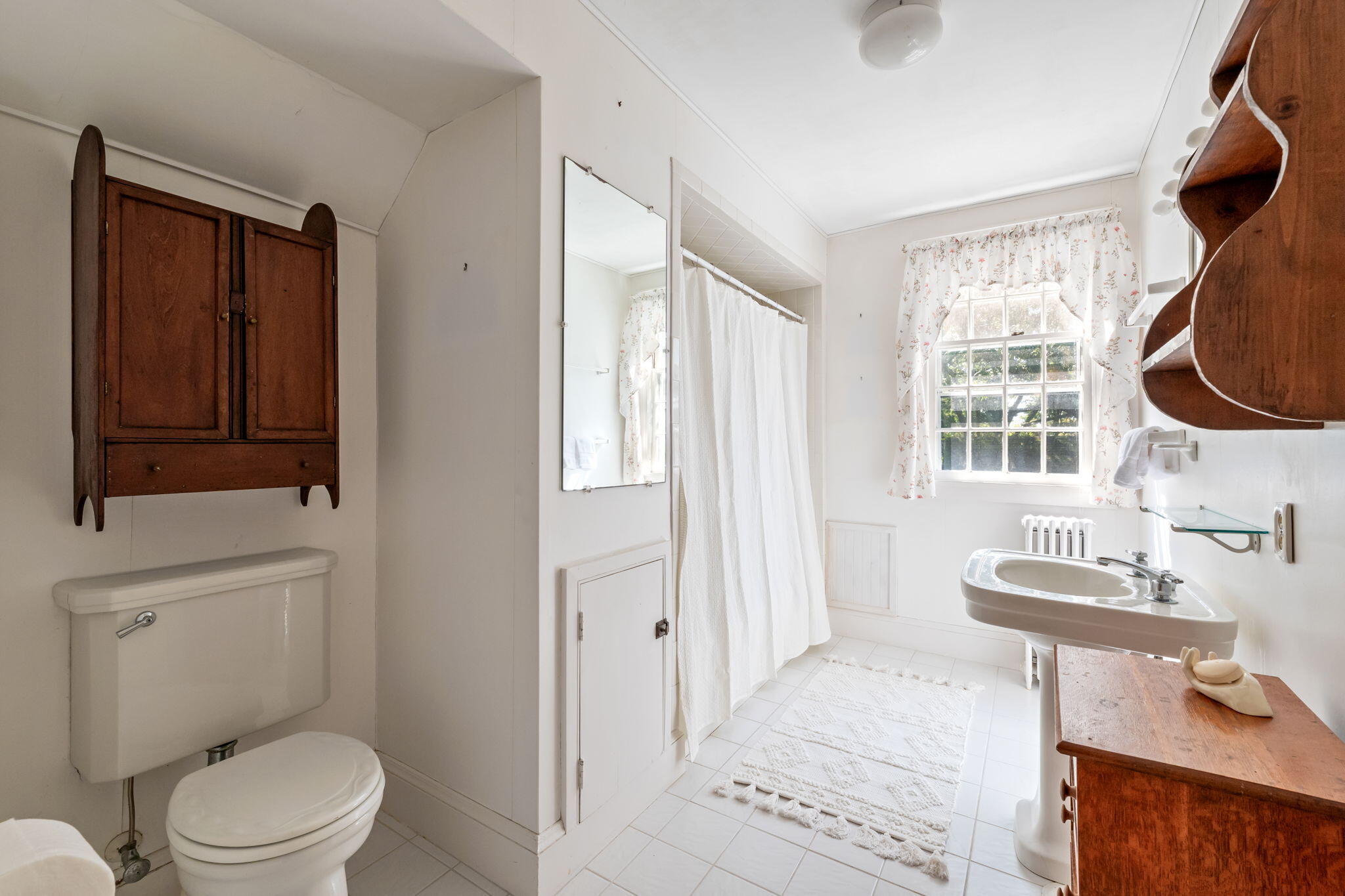 32 Chapoquoit Road Falmouth, MA 02540 - Photo 36 of 50 2nd floor bathrm