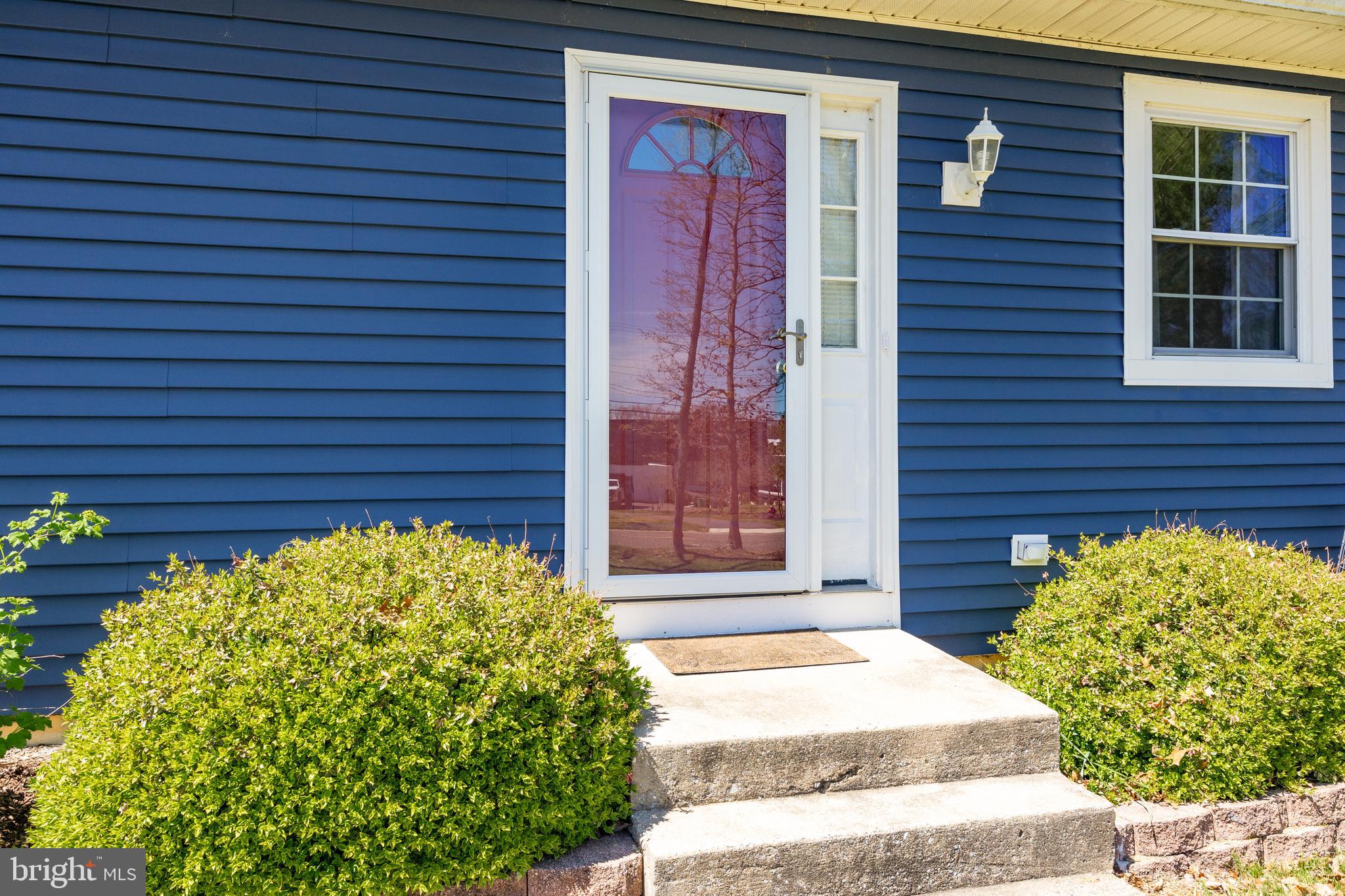217 Forked Neck Road Shamong, NJ 08088 - Photo 4 of 35 Inviting front entry