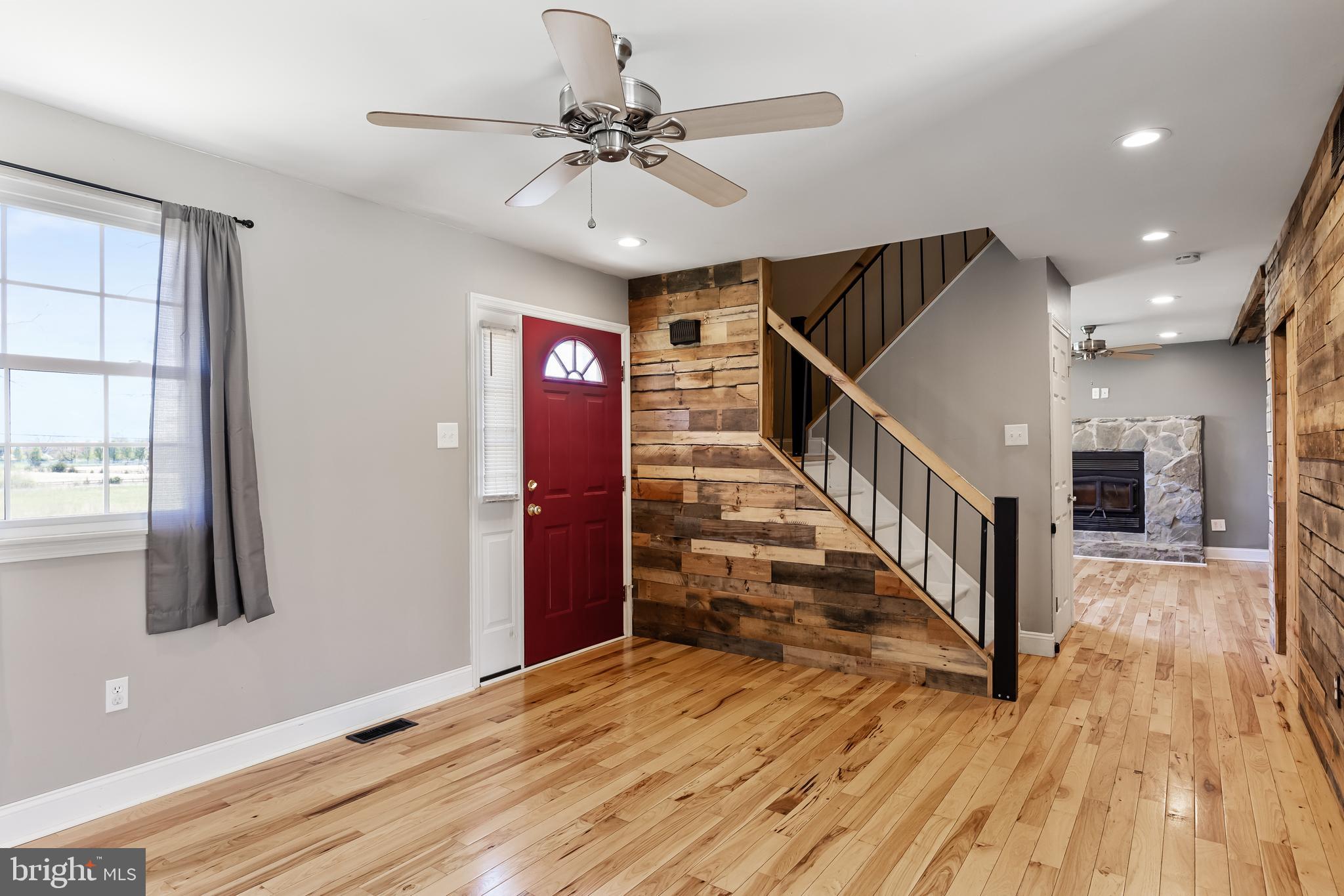 217 Forked Neck Road Shamong, NJ 08088 - Photo 6 of 35 Hickory floors,ceiling fan, custom railings