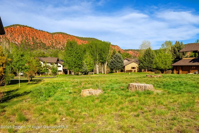 a view of an outdoor space and a yard