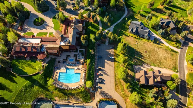 a view of an outdoor space