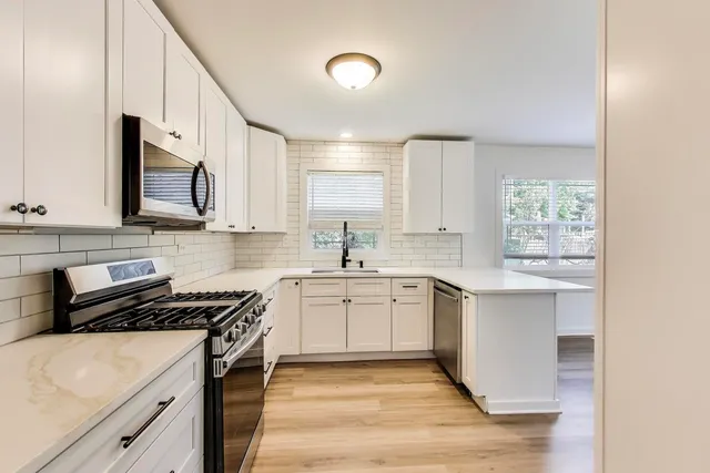 $649,000 | 1329 Neskola Court, Naperville, IL 60564