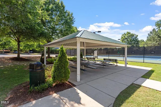 a view of a tennis court