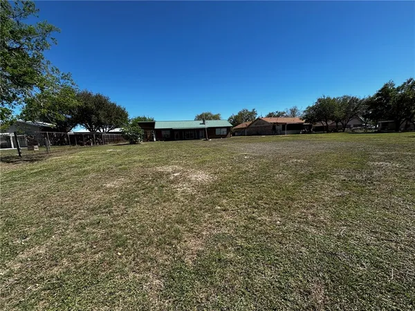 $149,900 | 137 Harbor Circle, Mathis, TX 78368