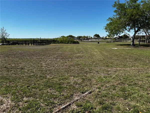 $149,900 | 137 Harbor Circle, Mathis, TX 78368