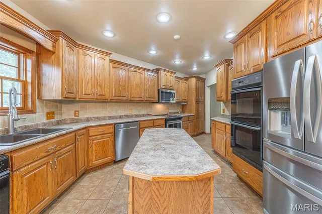 $775,000 | 483 Red Brick Lane, Wappapello, MO 63966