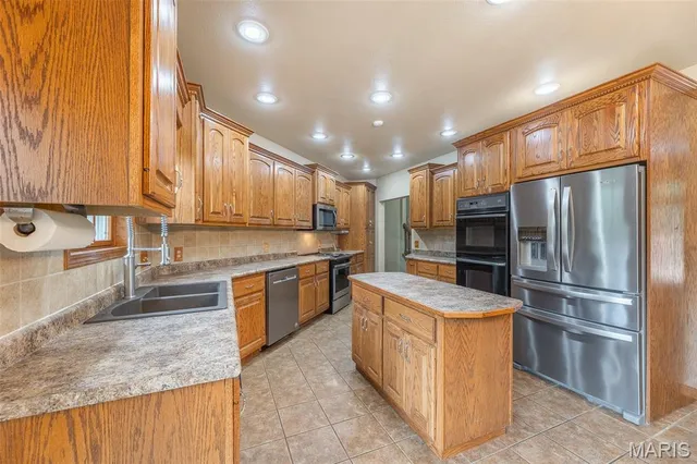 $775,000 | 483 Red Brick Lane, Wappapello, MO 63966