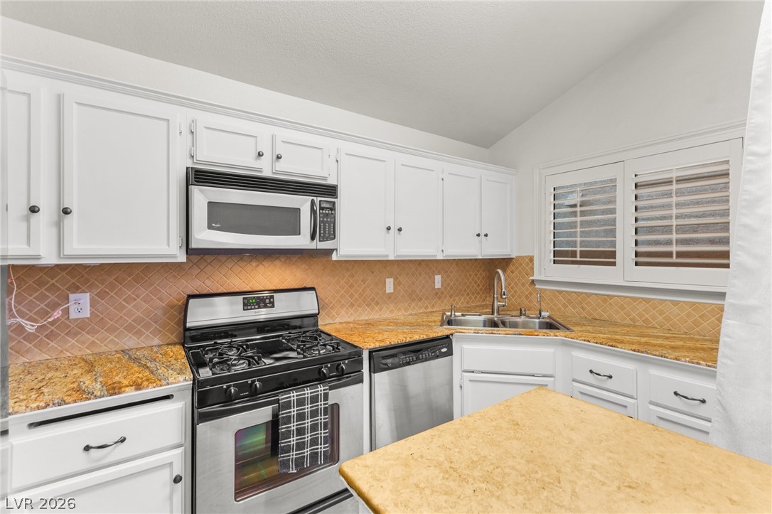 1687 Duarte Drive Henderson, NV 89014 - Photo 13 of 46