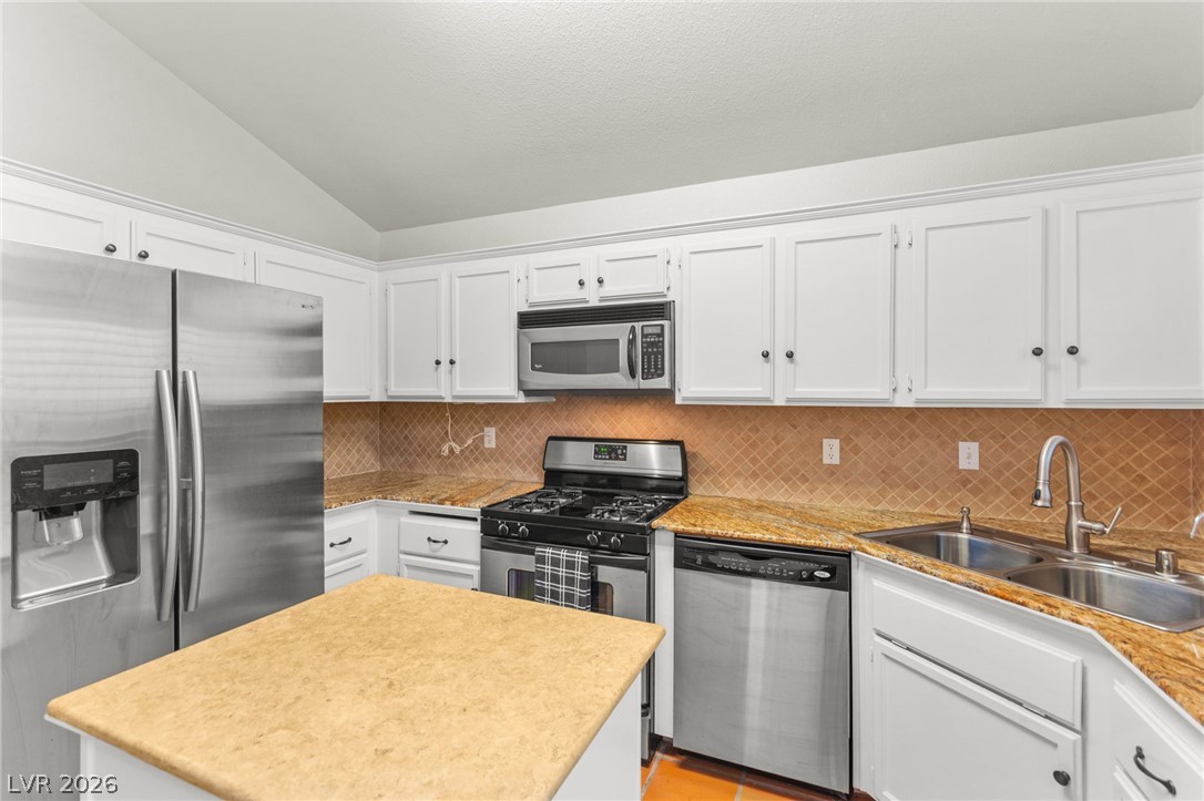 1687 Duarte Drive Henderson, NV 89014 - Photo 14 of 46